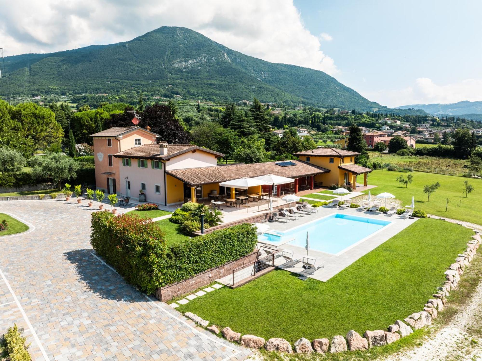 B&B Ca' Marognole Caprino Veronese Exterior foto